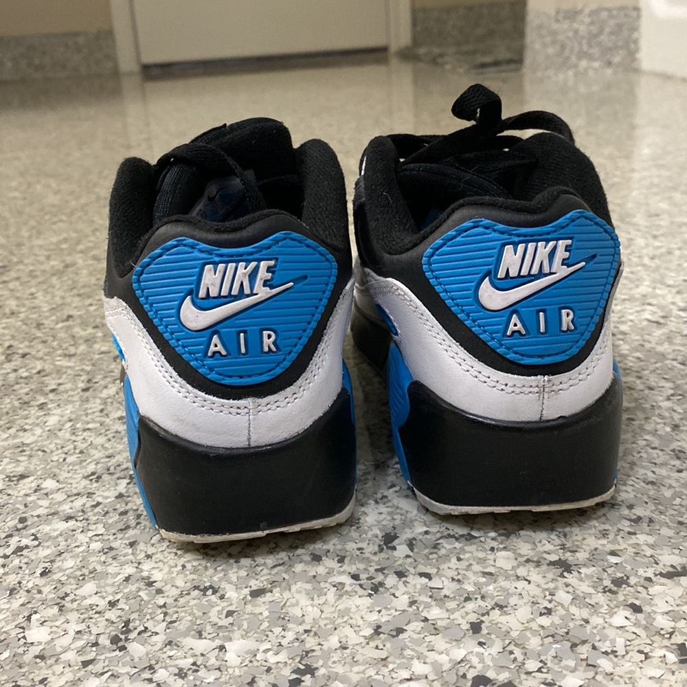 AirMax - Picture 2 of 2